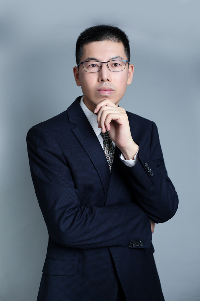 4 王明强老师半身照1(1).jpg