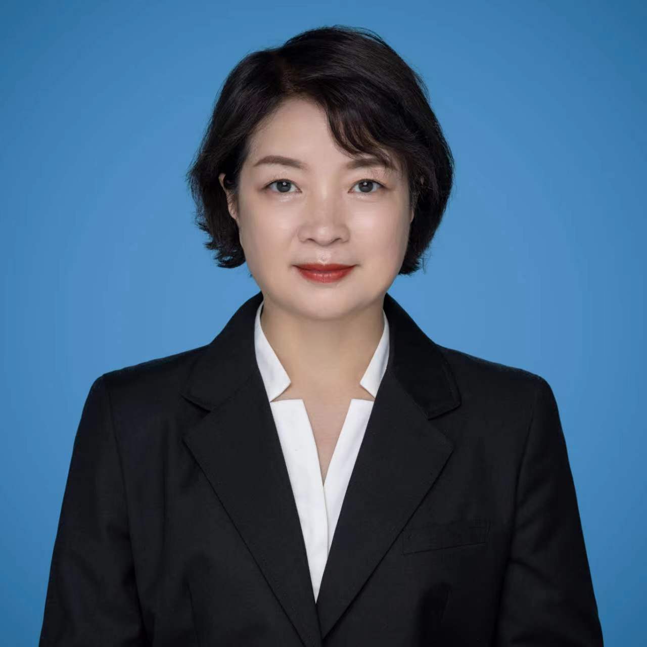 易海英登记照2.jpg