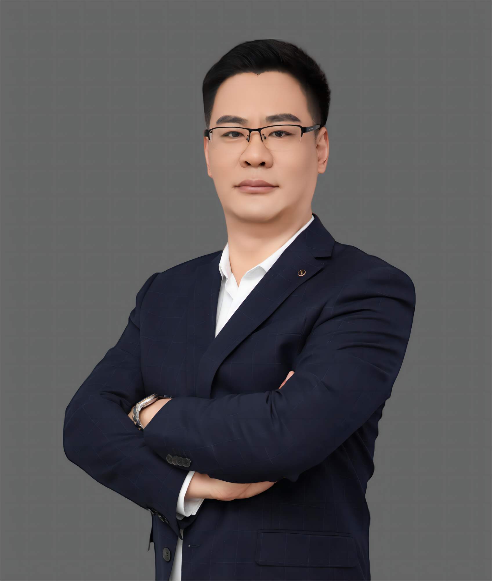 28 刘志桥形象照-灰色背景小.png