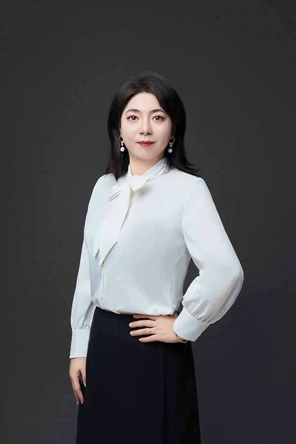 杨娅玲形象照2025年2月.jpg
